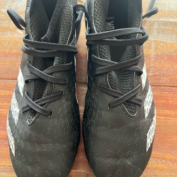 Youth Soccer cleats - Picture 3 of 9